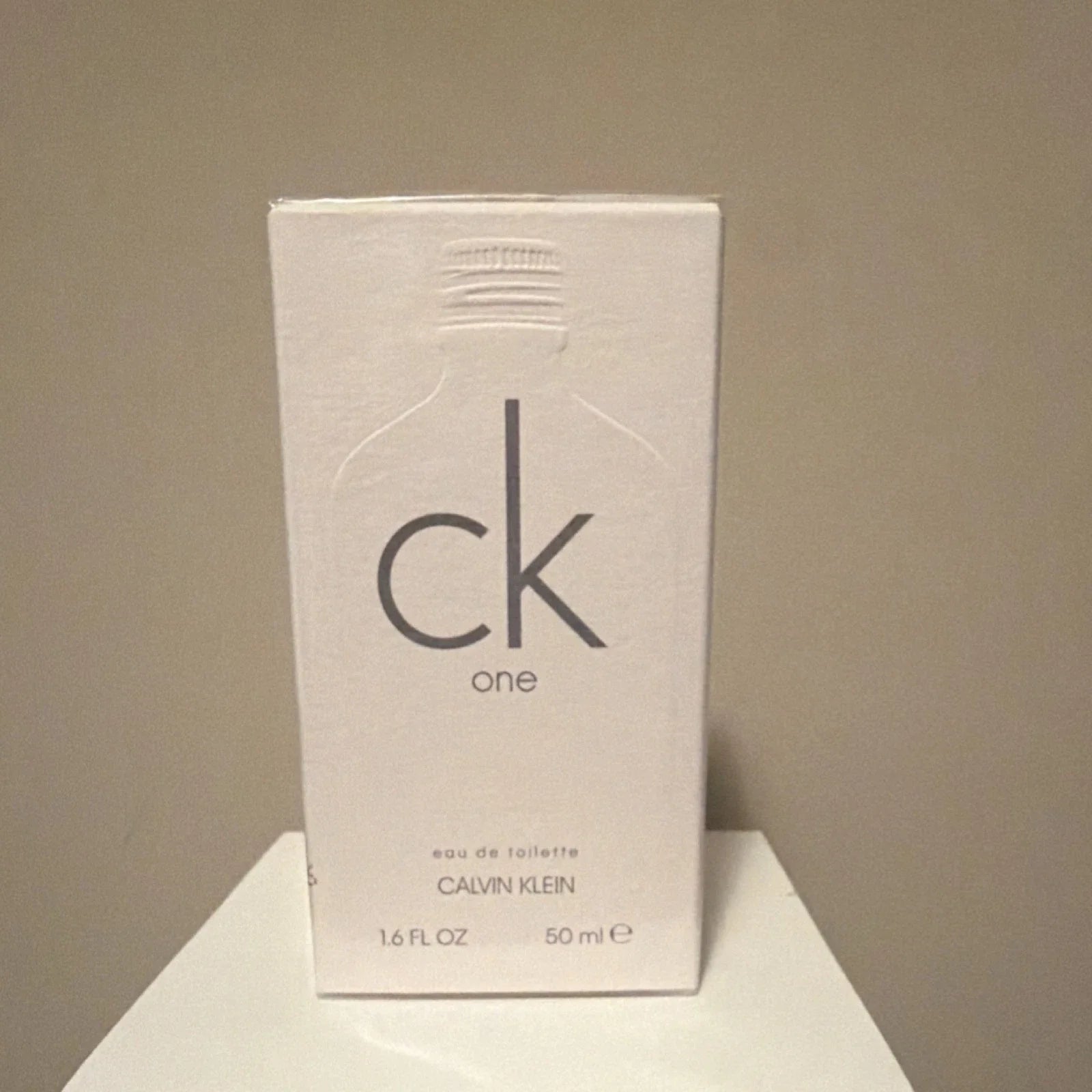 Calvin Klein ck one Eau de Toilette Spray 1.6 fl oz Unisex